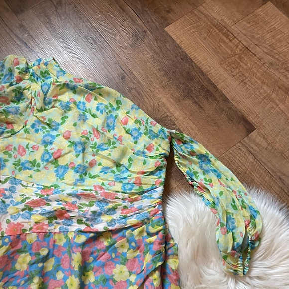 AUMR | Jaylah Dress - Picture 4 of 5